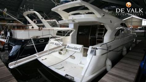 FERRETTI 430 motor yacht for sale | De Valk Yacht Brokers