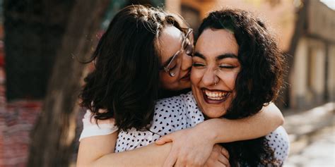 Your Love Language Based on Your Zodiac Sign | PS Love