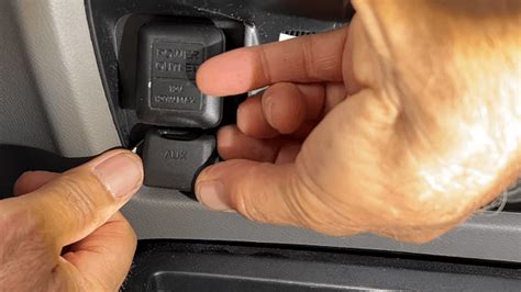 how to fix an aux jack in a car