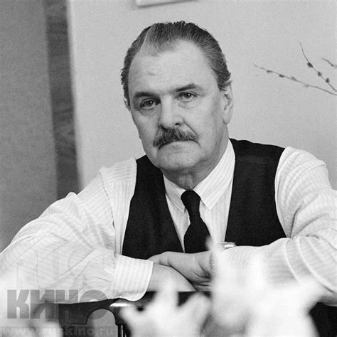 Юрий Яковлев — биография, фильмография, фотографии актёра