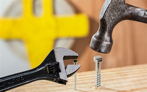 tools  digunakan  branding