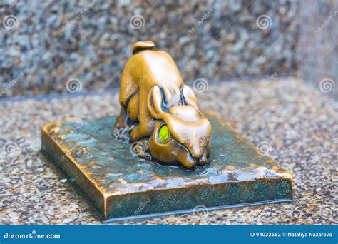 Nuremberg, Germany. Rabbit Sculpture - Tribute To Albrecht Durer ...
