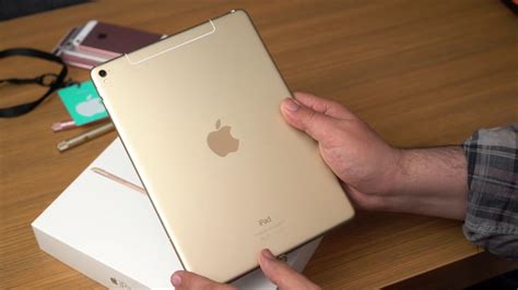 Apple iPad Pro 9.7 дюймов распаковка и обзор - YouTube