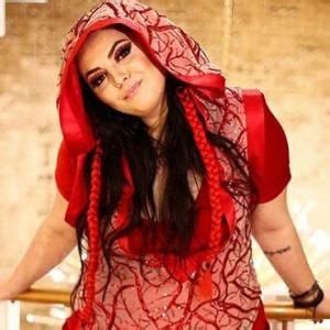 Fifi lyrics with translations