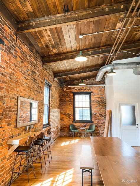 Beautiful Exposed Brick Loft | Rent this location on Giggster