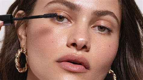 TikTok-Viral Saie Mascara 101: Shoppers Love This Volumizing Makeup | StyleCaster