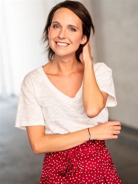 Lisa Bäcker | actress, dubber, voice-over artist, presenter