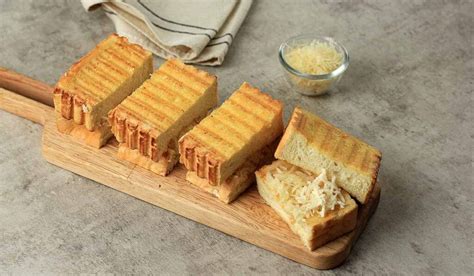 Roti Bakar: Sejarah, Proses Pembuatan, dan Variasi Hidangan