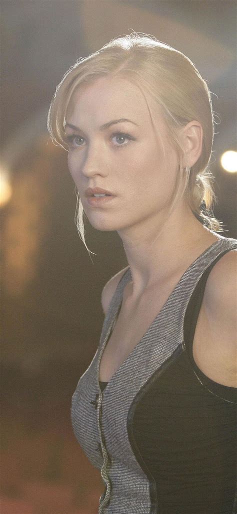 1242x2688 Resolution Yvonne Strahovski Hot Australian Actress Iphone XS