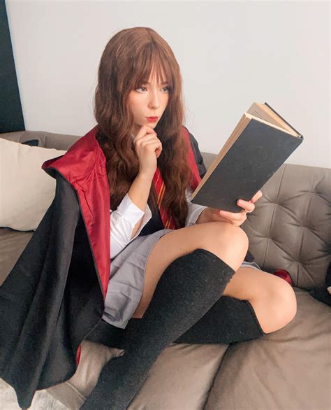 Hermione from Harry Potter cosplay by SweetieFox : r/Cawwsplay