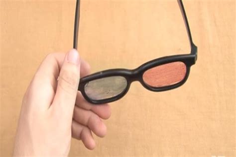 DIY 3D glasses in just 1 minute - TipsMake.com