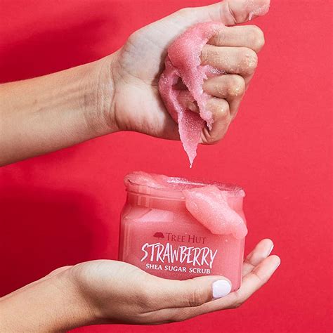 Tree Hut Strawberry Sugar Scrub 510g | Kream