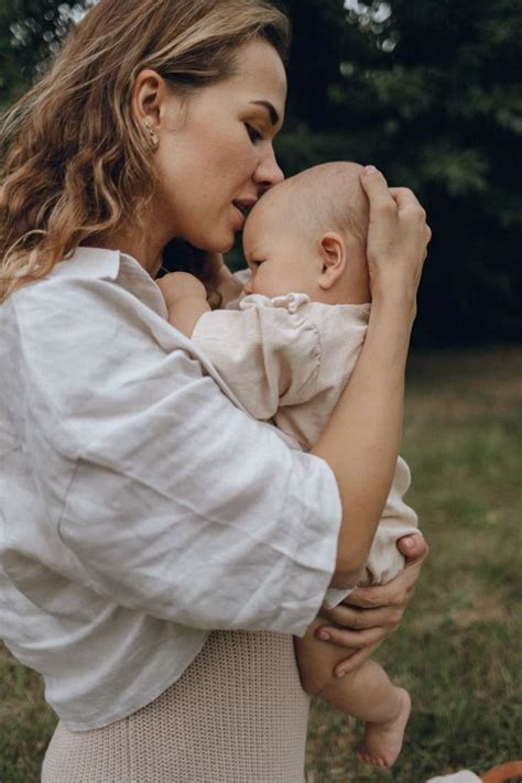 Мама и малыш in 2024 | Baby photos, Mom and baby, Blessed family