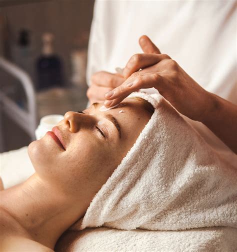 Perfect Lift Treatment PRX-T33 | Lorena Luca Med + Spa