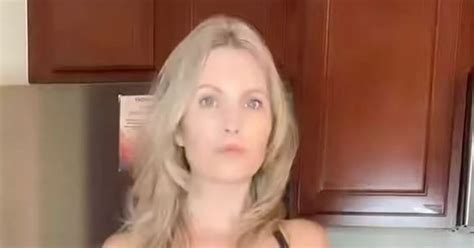 Mormon mum wows in cut-out dress as she asks fans 'can you keep a ...