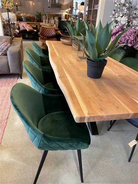 Groene stoelen in 2023 | Wohnung esszimmer, Wohnzimmer ideen wohnung ...