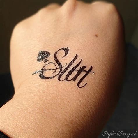 Ondeugende Slut tattoo - Slet tatoeage | Stijlvol Sexy Lingerie