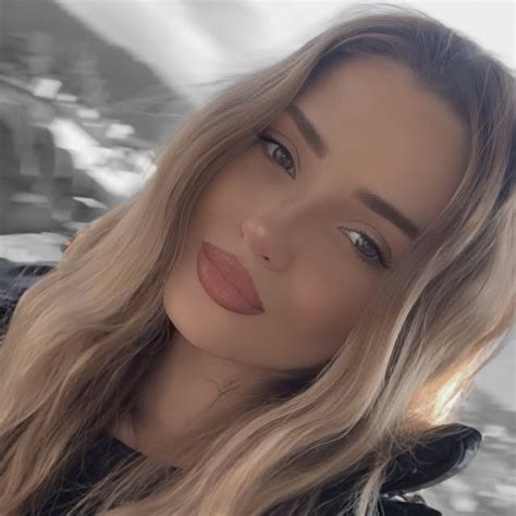 T♥︎К (@tuana.k17_) • Threads, Say more