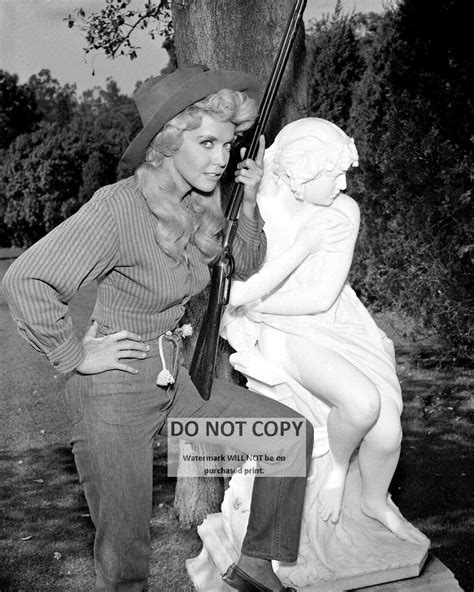 Donna Douglas as elly May Clampett in the Beverly Hillbillies 5X7, 8X10