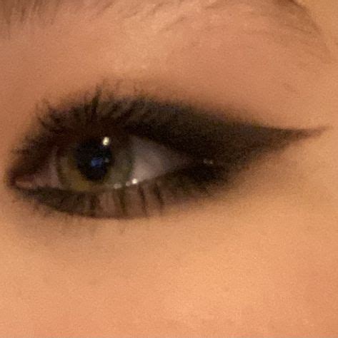 Top 10 smudged eyeliner ideas and inspiration