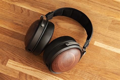 Fiio FT1 Headphones Review – Well balanced and spot on
