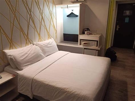 First World Hotel Tower 3 Wifi Deluxe Room, Property, Rentals on Carousell