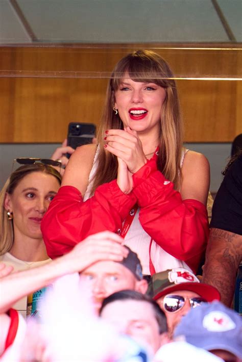 Travis Kelce Wears ‘1989’ Set After Game Attended By Taylor Swift | Us ...