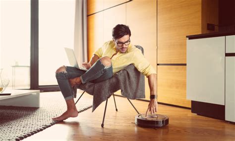 how to remove hair from shark lift away vacuum roller