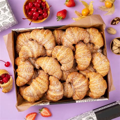 Круассаны с сахарной пудрой box | Foodboxdelivery.by
