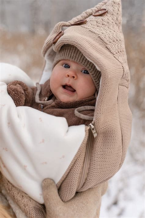 Вязаный конверт на выписку in 2024 | Winter hats, Crochet hats, Crochet