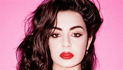 Charli XCX: Nuovo album nel 2016 ~ Booklet Music