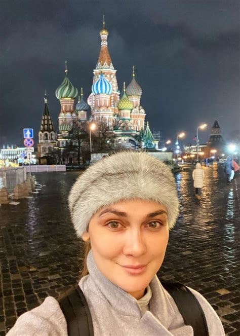 Luna Maya Height, Weight, Age, Boyfriend, Family, Facts, Biography