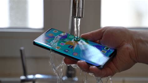 Huawei P30 Pro has a solid build quality, survives a series of physical