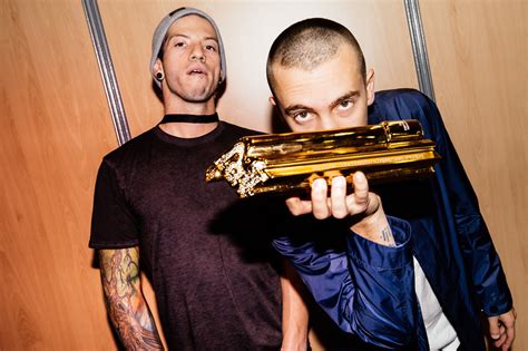 twenty one pilots on Twitter: "thank you to the french clique for this ...