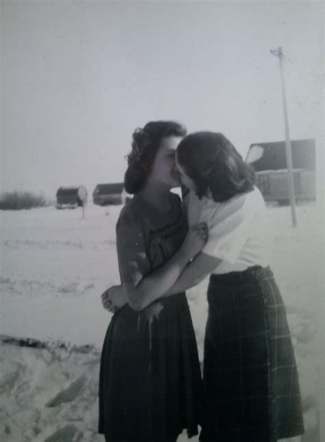 1940s lesbian kissing - Google Search | Vintage lesbian, Lesbian love