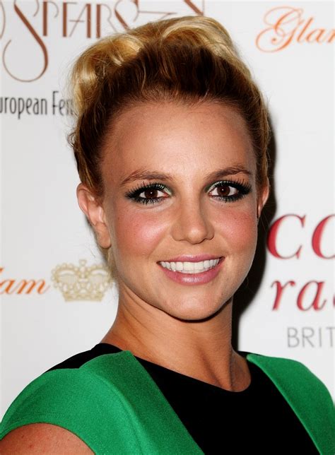 Britney Spears in the United Kingdom - Britney Spears Photo (32508985 ...