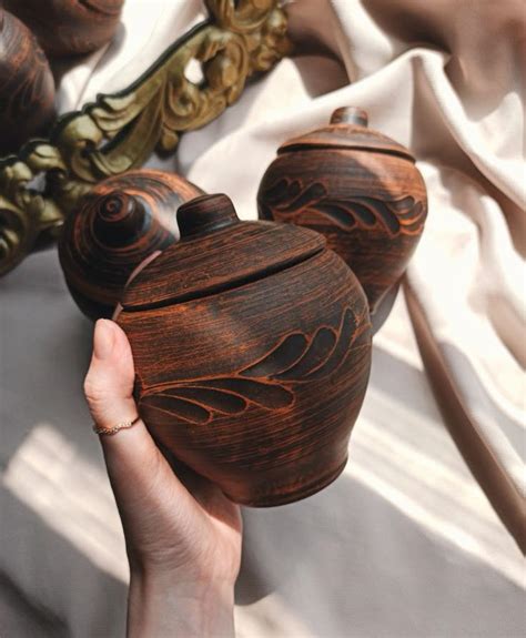 Горшок из красной глины для запекания