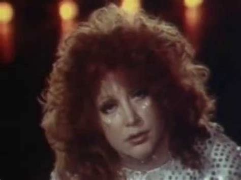 Алла Пугачева - Белая дверь (Сезон чудес, 1985) - YouTube