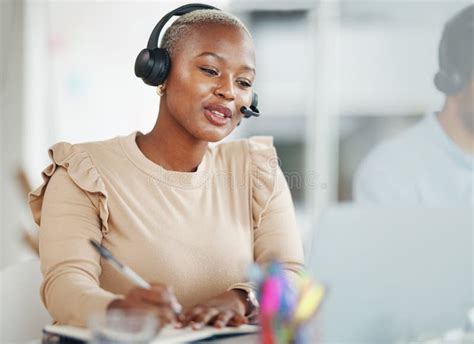 call center  writing black woman consultant  office talking