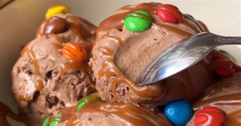 Шоколадное мороженое с соленой карамелью и M&M's рецепт - как ...