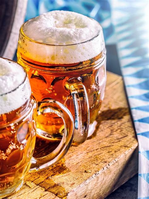 Пиво Пив OktoberfestTwo холодные Пиво проекта Эль проекта пиво ...