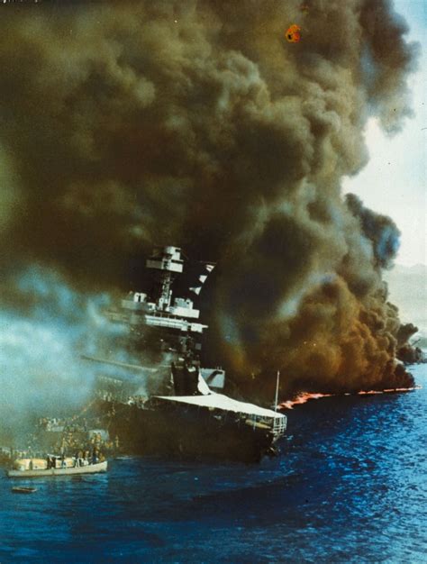 the-uss-burning-in-pearl-harbor - Pearl Harbor Pictures - World War II