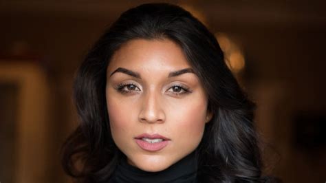 8 Ways To Get A More Defined Jawline | The AEDITION