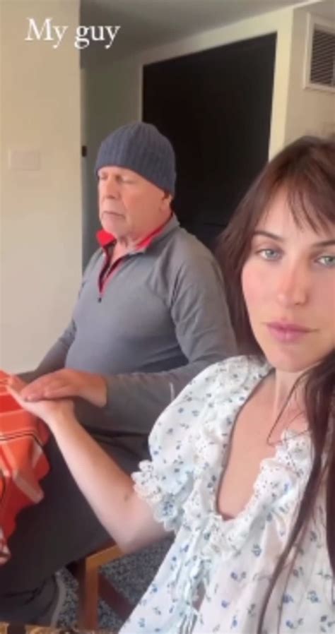 Heart-wrenching Bruce Willis Thanksgiving video breaks Internet's