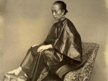 10 Odd and Horrifying Facts About Lotus Feet - Elite Readers