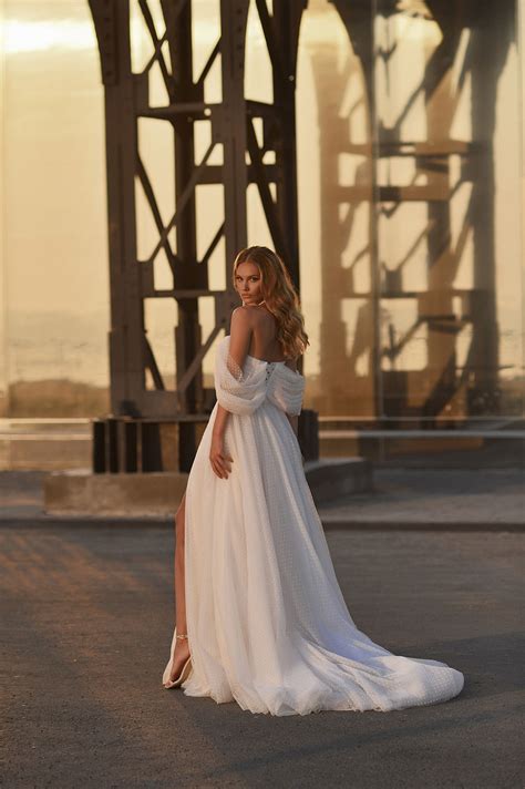 свадебное платье со спущенным съёмным рукавом Secret Sposa Пресли ...
