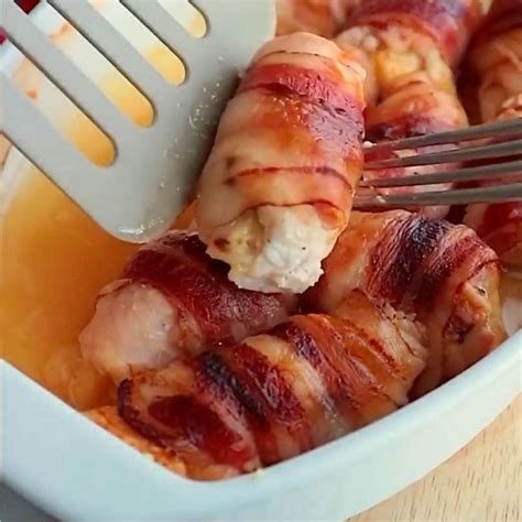 Рулетики из курицы в беконе. | Cooking recipes, Chicken dishes recipes ...