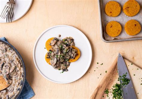 Baked Polenta Cakes with Mushrooms (Tube Polenta Recipe) | Receta