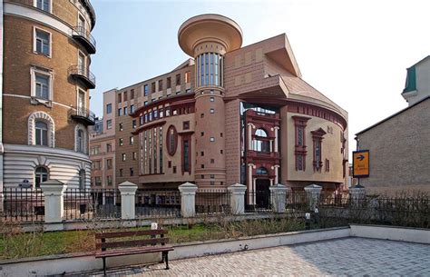 Moscow's Controversial, Unforgettable 'Luzhkov-Style' Architecture ...