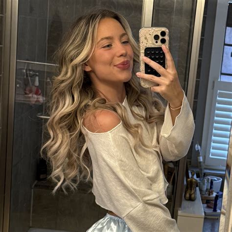 Ready to hook up? 🤭 #blonde #beauty #pretty #goviralreels #viralreelsシ